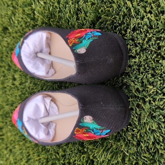 NEW Nine West Floral Embroidered Speak Up Flats - Picture 4 of 8